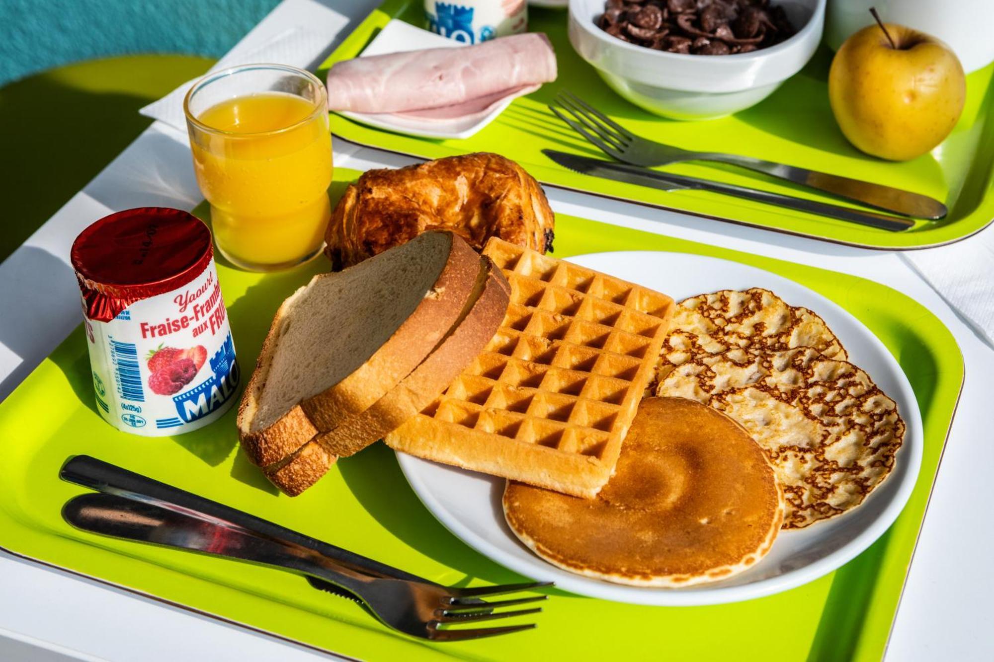 Ibis Budget Marne La Vallee Chelles Buitenkant foto