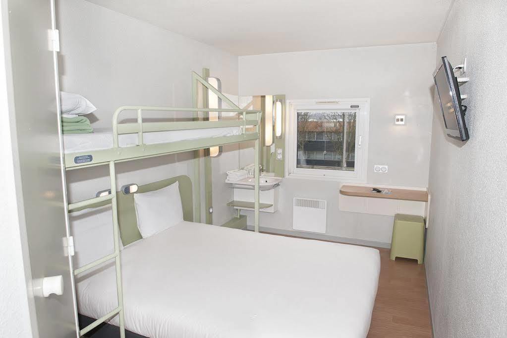 Ibis Budget Marne La Vallee Chelles Buitenkant foto